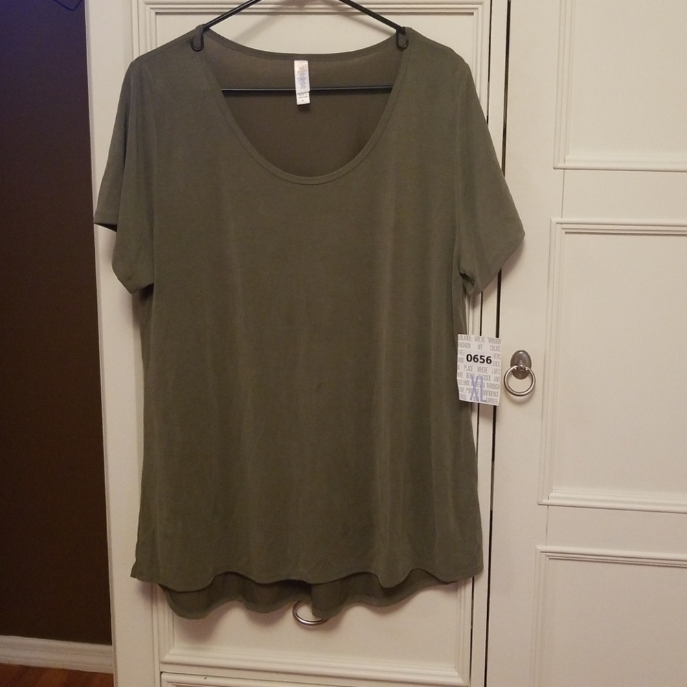 LulaRoe Classic T